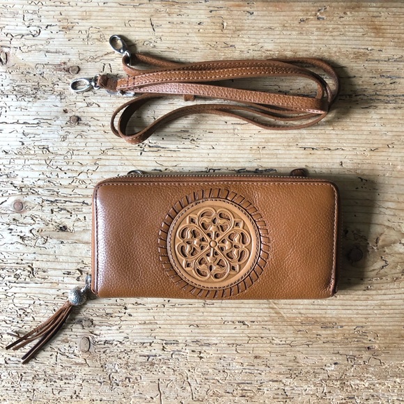 RARE Brighton Ferrara Medallion Zip Around Luggage Leather Crossbody Wallet Bag - Picture 4 of 17